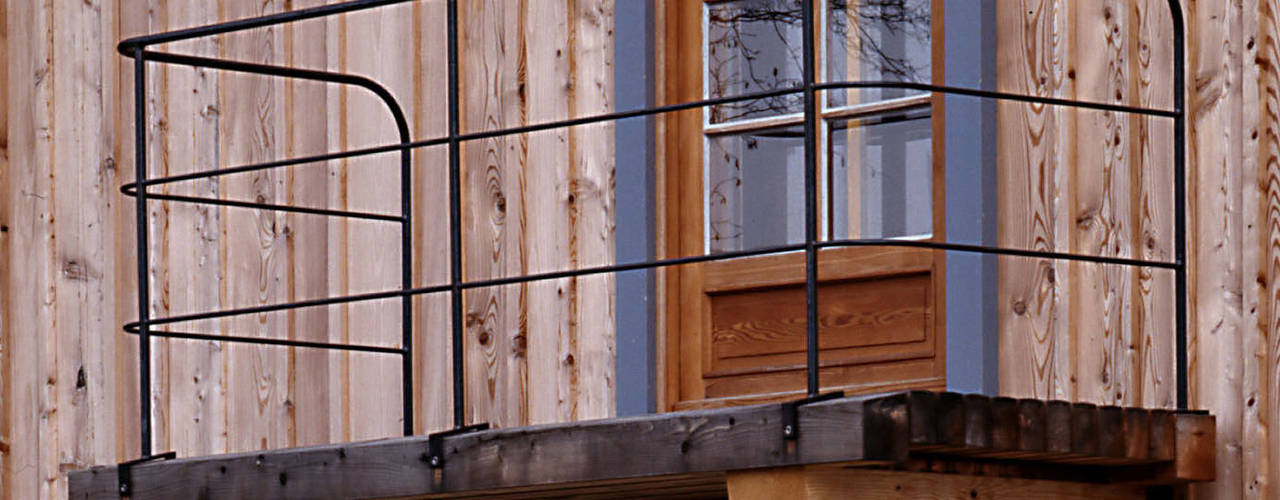 Scheunenausbau in Antwort/Chiemgau, Gabriele Riesner Architektin Gabriele Riesner Architektin Balcony