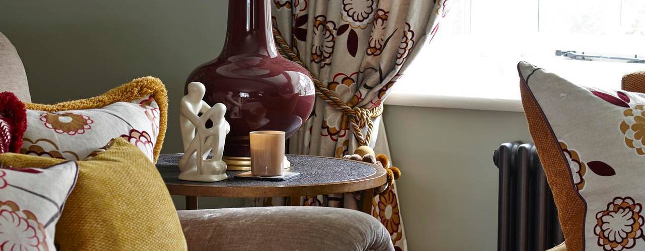 Country Family Home, Charlotte Crosland Interiors Charlotte Crosland Interiors カントリーデザインの リビング