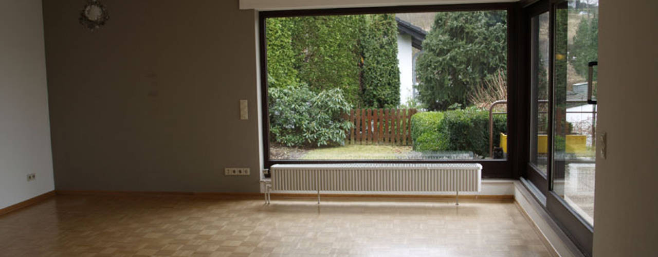 Eigentumswohnung im Bungalowstil, Siegen, Raumpraesenz-Homestaging Raumpraesenz-Homestaging Ruang Keluarga Modern