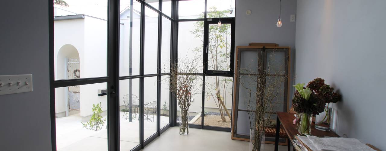 Antique Gate House, Sakurayama-Architect-Design Sakurayama-Architect-Design モダンデザインの 書斎