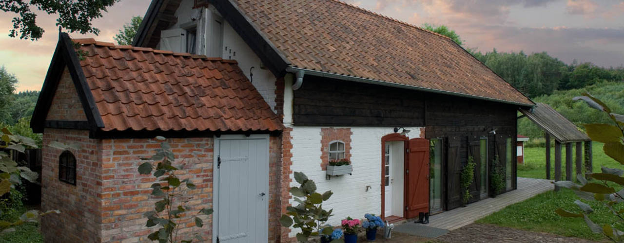 Przebudowa stodoły , AA s.c. Anatol Kuczyński Anna Kuczyńska AA s.c. Anatol Kuczyński Anna Kuczyńska Rustic style house