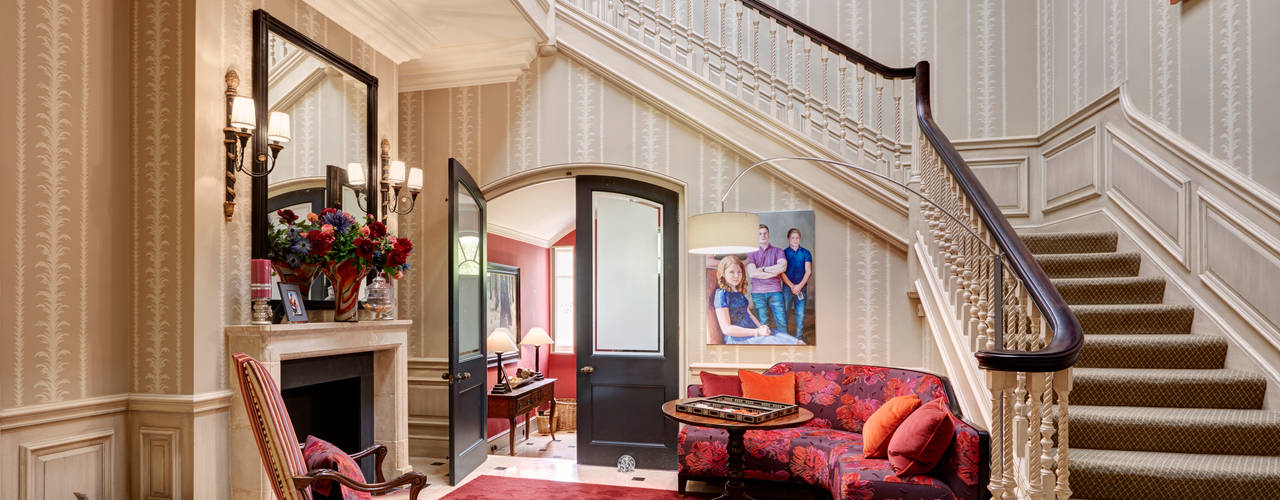 Classical Entrance Hall, White Linen Interiors Ltd White Linen Interiors Ltd Classic style corridor, hallway and stairs