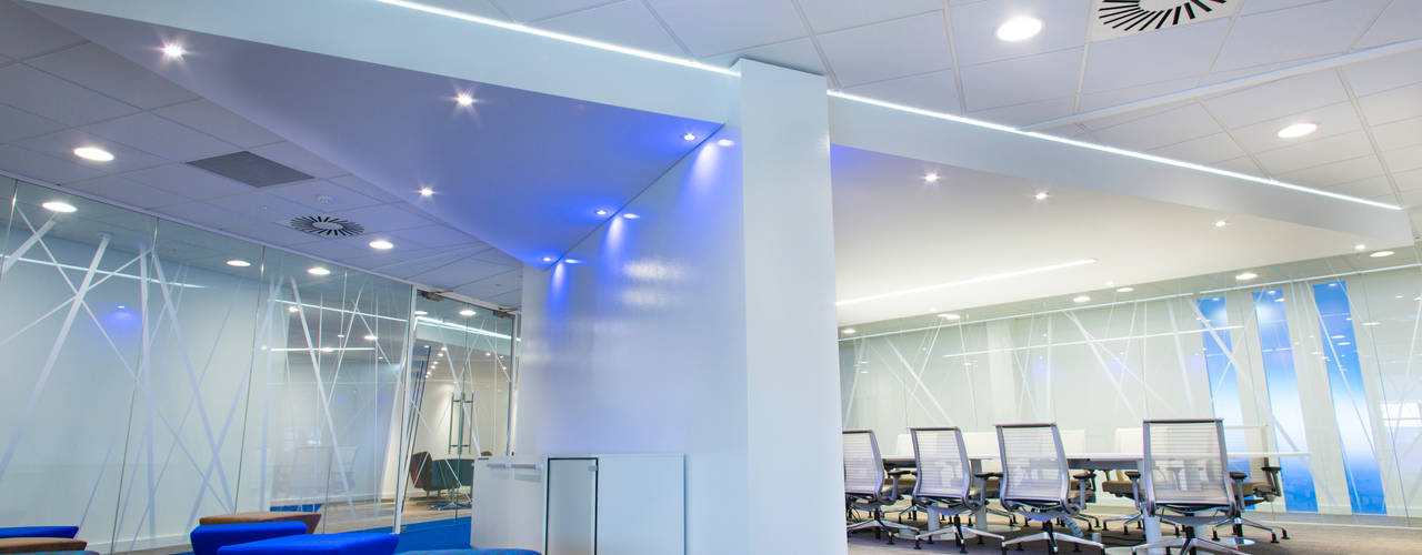 Airbus Customers Experience Centre - Formally Cassidian, Paramount Office Interiors Paramount Office Interiors مساحات تجارية