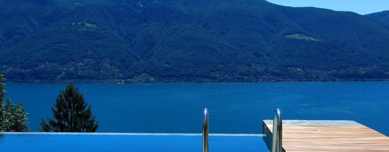 Villa Ronco sopra Ascona, Aldo Rampazzi Studio di Architettura Aldo Rampazzi Studio di Architettura Balcone, Veranda & Terrazza in stile moderno