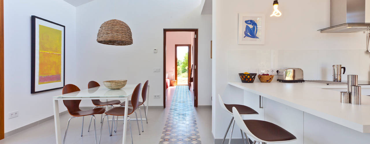 House in Selva, Majorca, Joan Miquel Segui Arquitecte Joan Miquel Segui Arquitecte Dining room