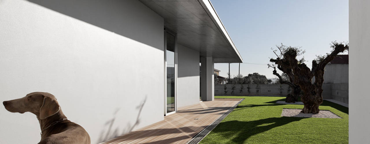 XIEIRA HOUSE II, A2+ ARQUITECTOS A2+ ARQUITECTOS Jardin moderne