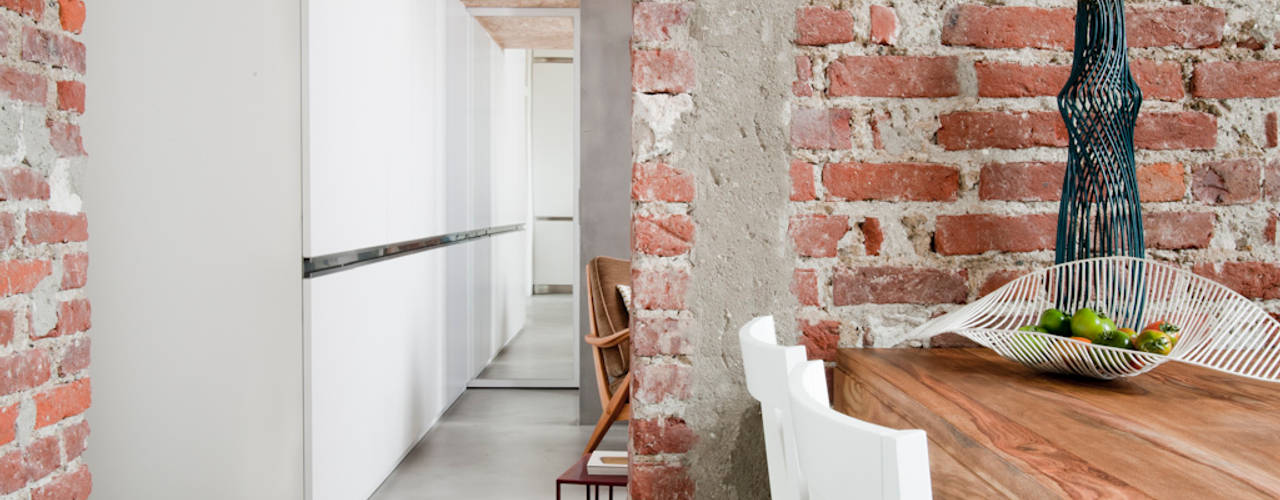 30MQ CON SOPPALCO: Ristrutturazione di un mini appartamento, Cristina Meschi Architetto Cristina Meschi Architetto Casas de estilo industrial