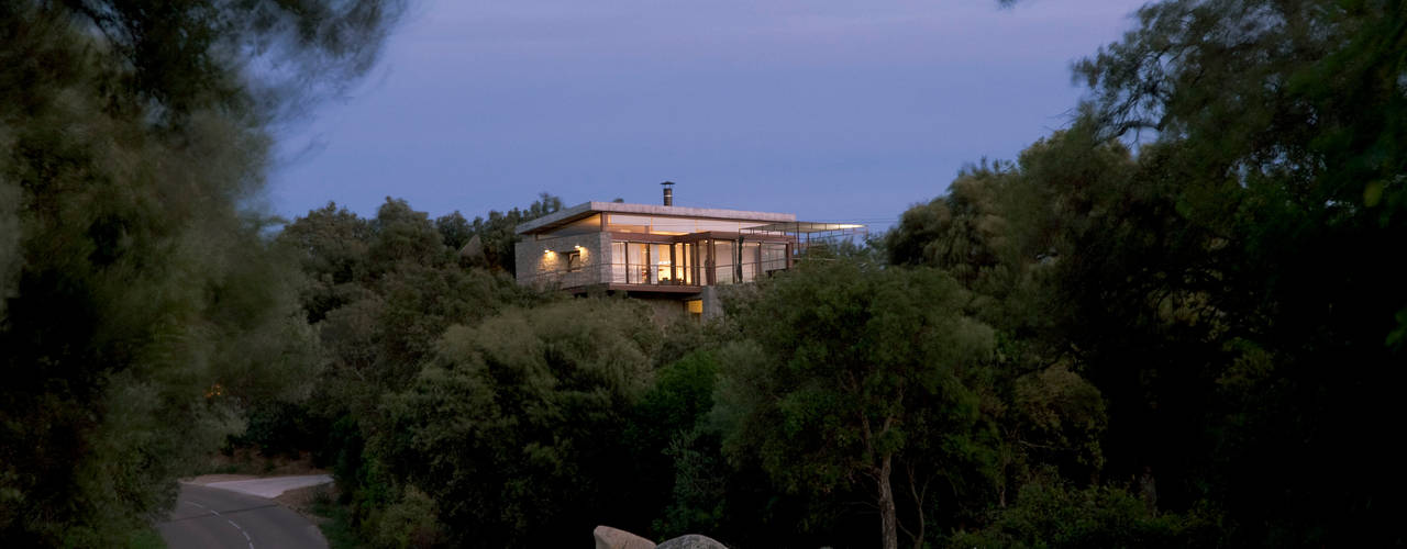 Villa en Corse du sud, Vezzoni Associés Vezzoni Associés Casas mediterráneas