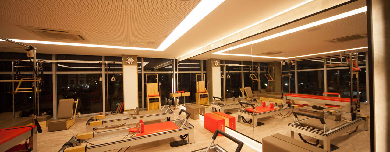 Academia Edge Life Sports, Betty Birger Arquitetura & Design Betty Birger Arquitetura & Design Fitness moderno