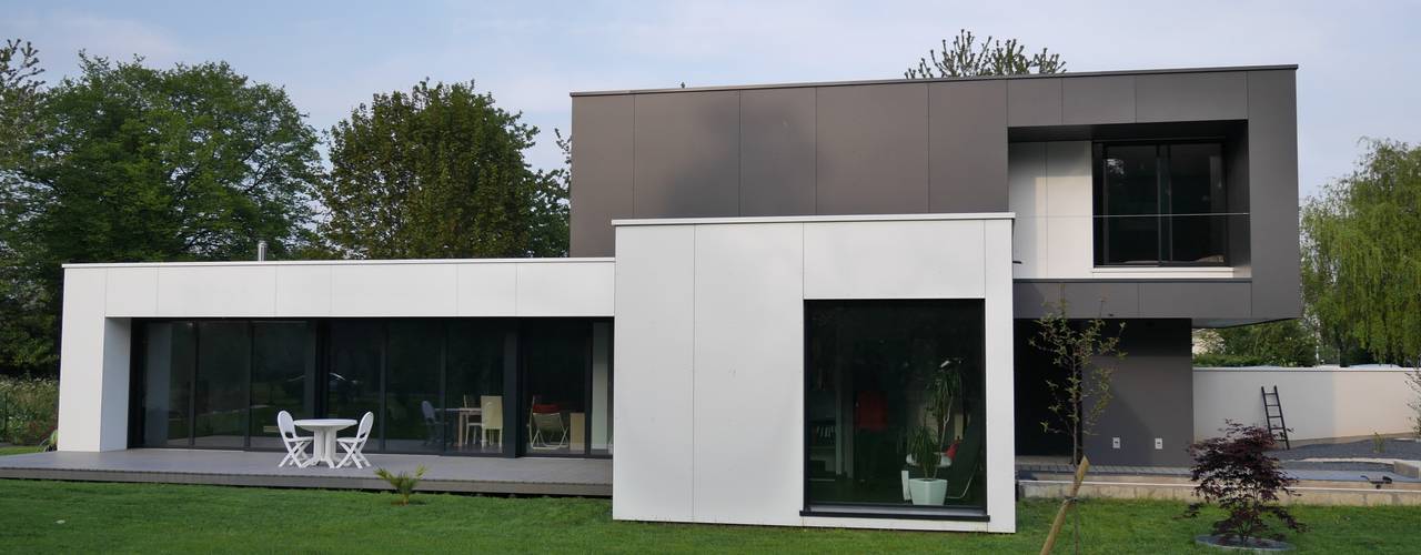 maison noire et blanche, ad architecture ad architecture Moderne huizen