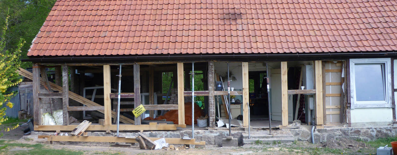 Restaurierung eines Fachwerkhauses Friedenfelde/Uckermark, Gabriele Riesner Architektin Gabriele Riesner Architektin Rustic style house