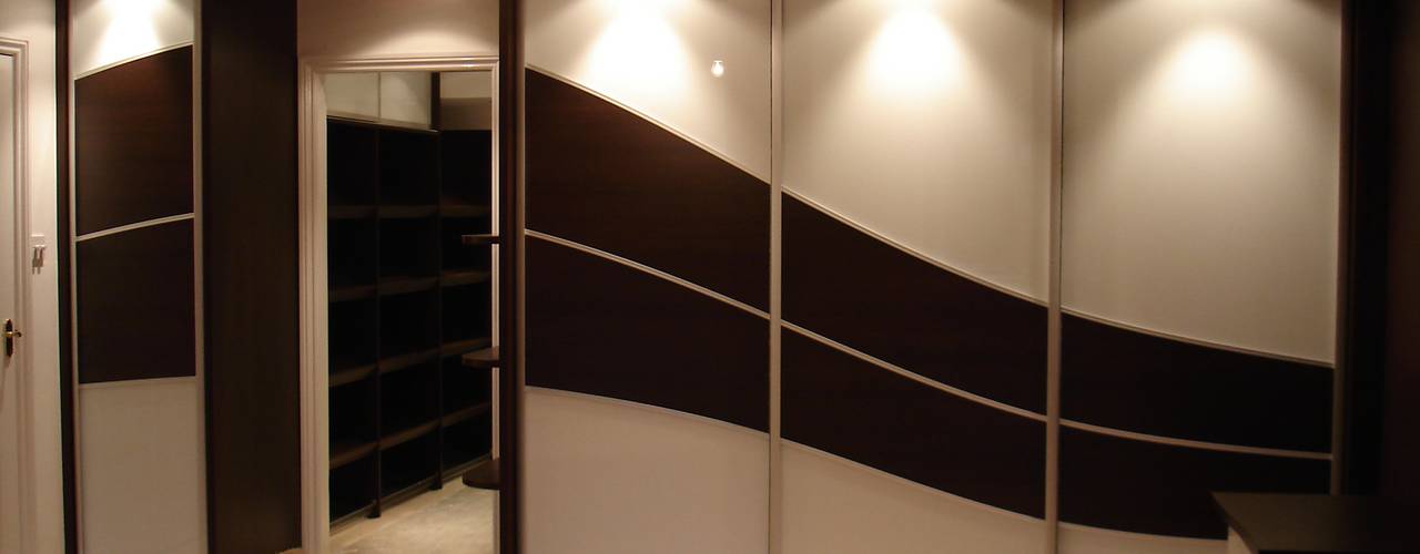 Chocolate wave sliding wardrobe doors, Sliding Wardrobes World Ltd Sliding Wardrobes World Ltd Bedroom