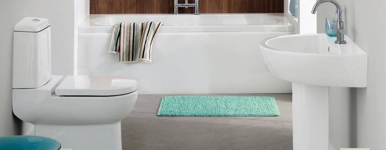 homify Modern bathroom