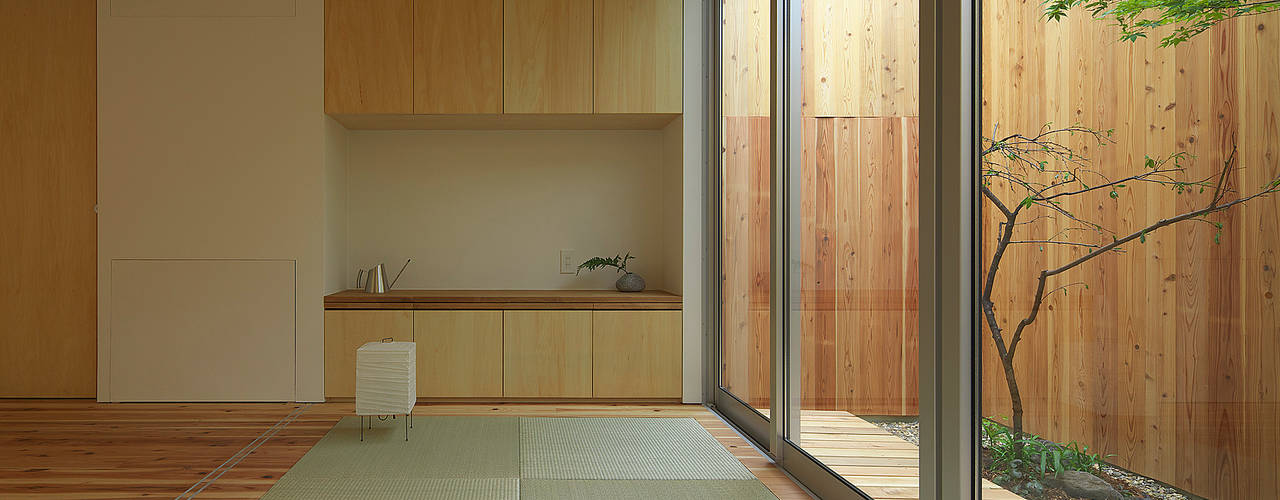 House of Nishimikuni, arbol arbol Livings modernos: Ideas, imágenes y decoración