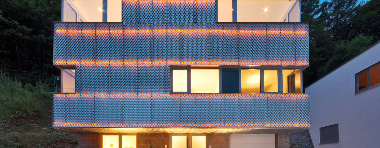Reflecting Cube - House in Weinheim, Germany, Helwig Haus und Raum Planungs GmbH Helwig Haus und Raum Planungs GmbH Casas modernas: Ideas, imágenes y decoración