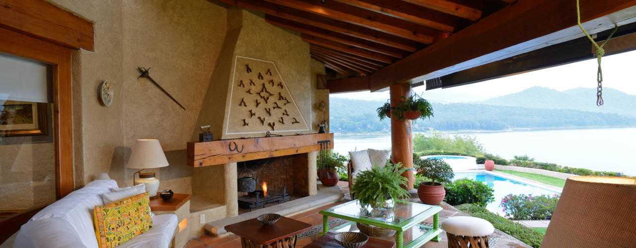 Casa del Lago, LOGUER Design LOGUER Design Rustic style balcony, veranda & terrace
