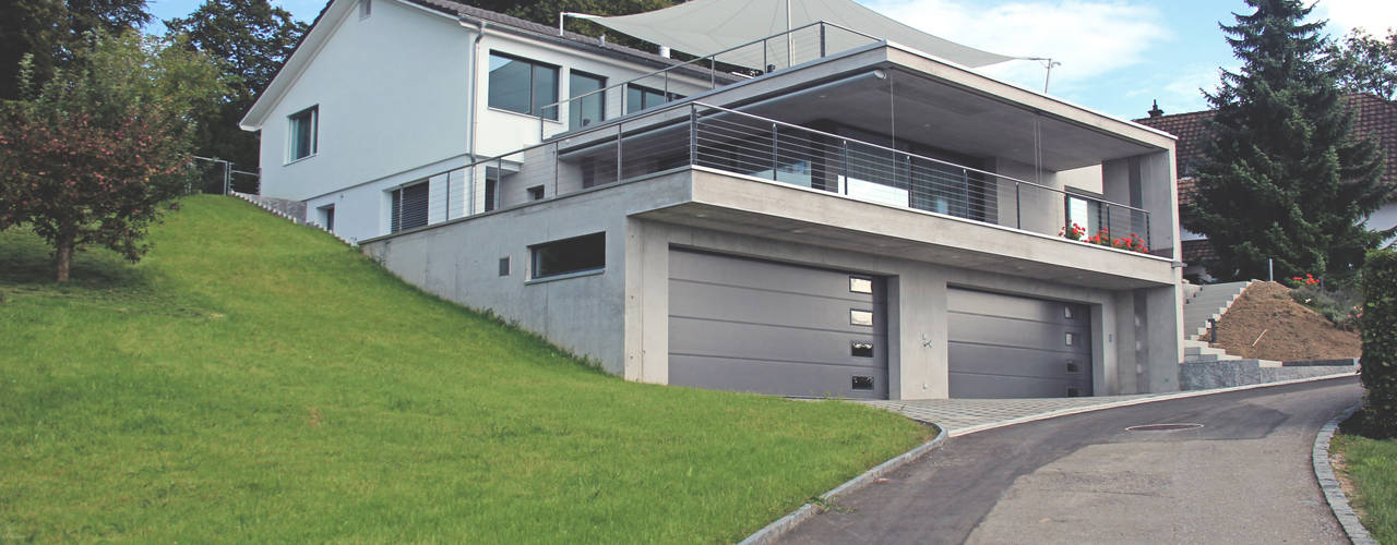 Anbau einer Einliegerwohnung, Schweizer Architekten HTl/STV Schweizer Architekten HTl/STV Varandas, alpendres e terraços modernos