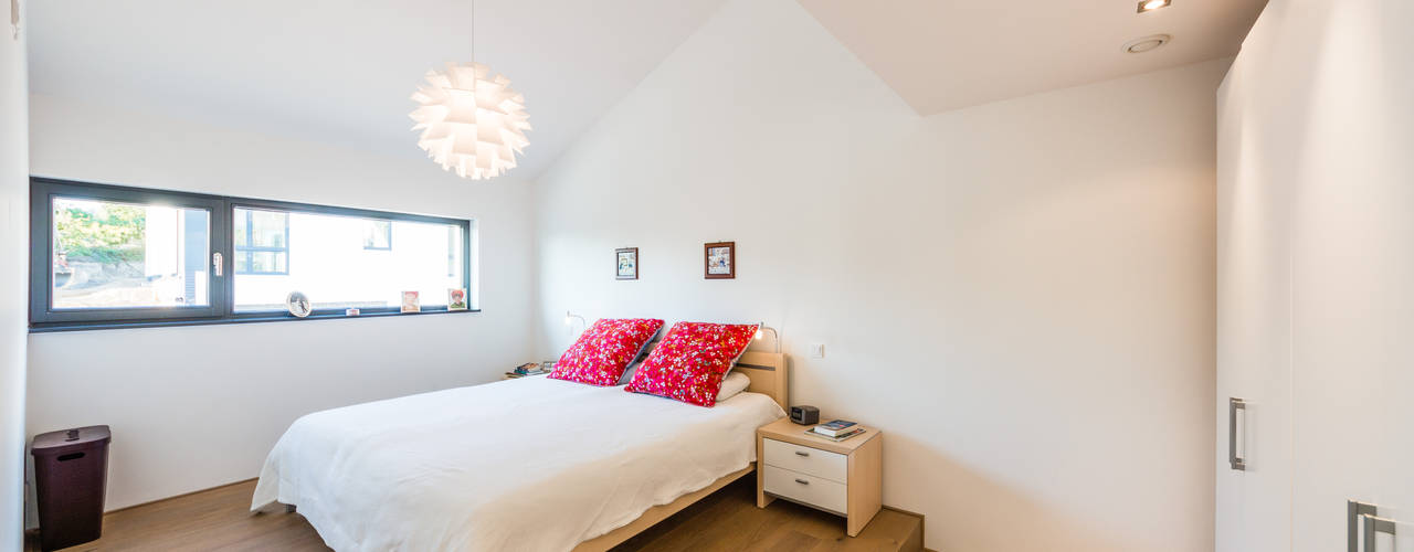 Fanned House - Single Family House in Weinheim, Germany, Helwig Haus und Raum Planungs GmbH Helwig Haus und Raum Planungs GmbH Minimalist bedroom