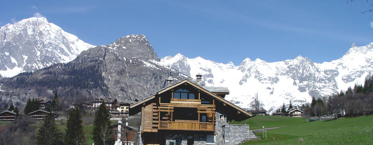 Ristrutturazione di charme a Courmayeur. Progetto a cura di arch. Alessandra Bonanni e Arch. Domenico Mazza, Alessandra Bonanni Studio Alessandra Bonanni Studio Дома в рустикальном стиле