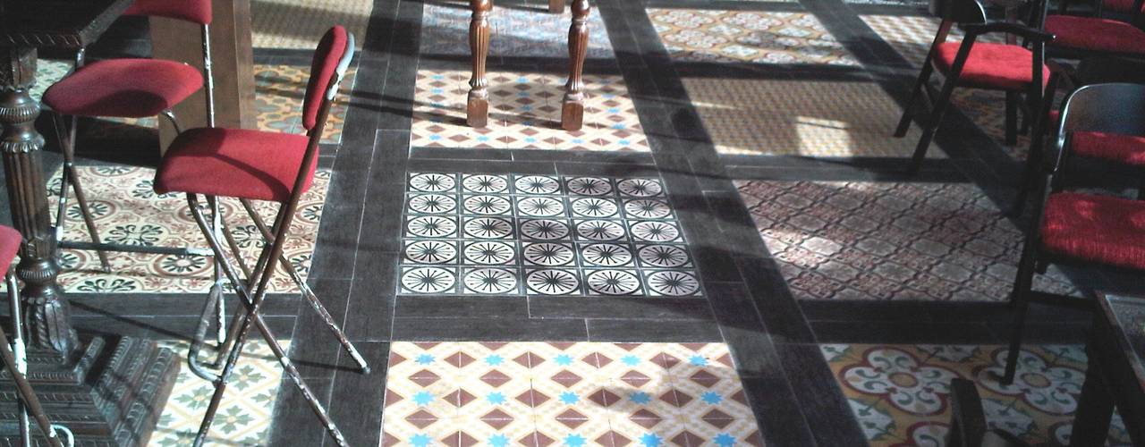 PATCHWORK DE SUELO HIDRAULICO, NATURAL FLOOR Suelo hidráulico NATURAL FLOOR Suelo hidráulico Paredes y suelos de estilo ecléctico