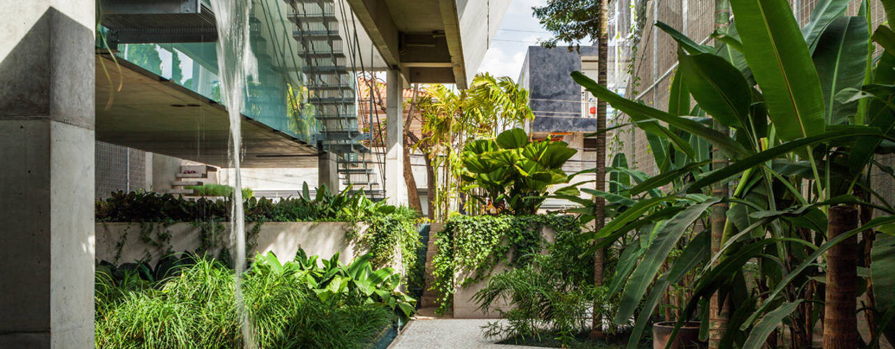 CASA DE FIM DE SEMANA EM SÃO PAULO, spbr arquitetos spbr arquitetos Дома