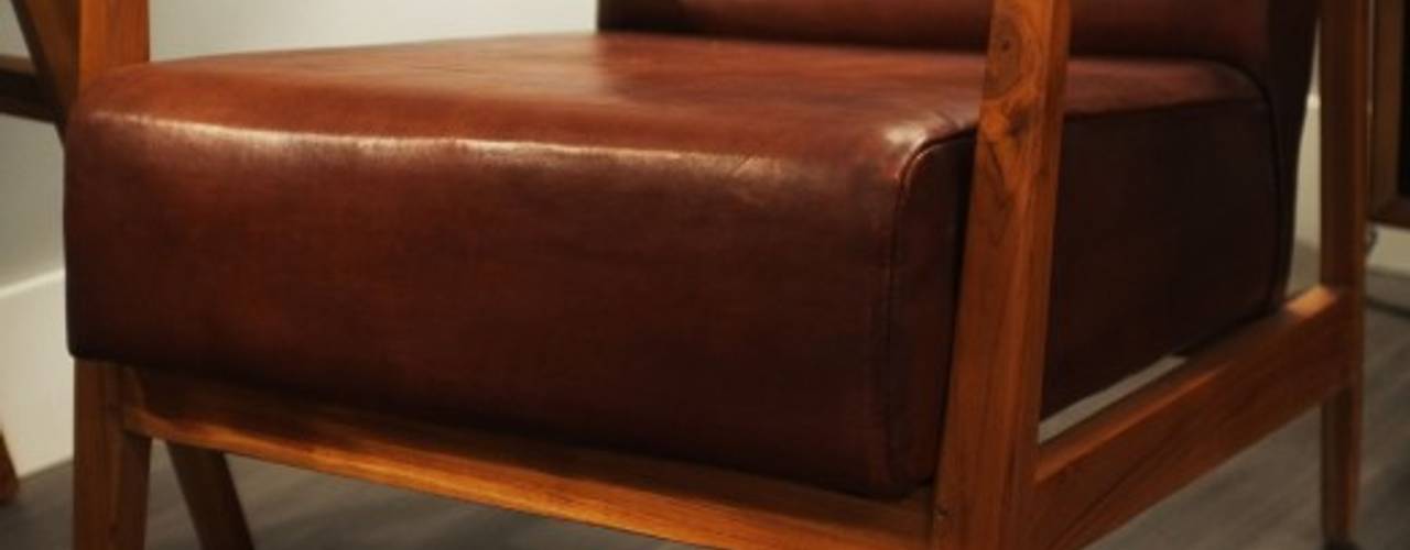 Low Slung Mid Century Style Leather Chair, Cambrewood Cambrewood Soggiorno