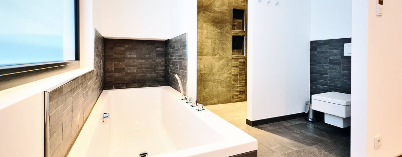 5 moderne Häuser und ihre Bäder | homify | homify