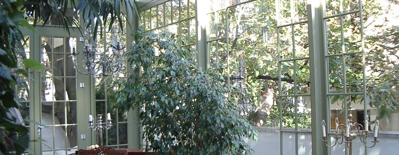 Wintergarten, Gracja Gracja クラシカルスタイルの 温室 木 木目調