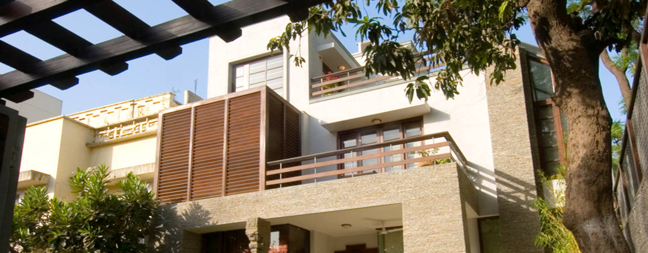 B House, Kumar Moorthy & Associates Kumar Moorthy & Associates Дома в стиле модерн