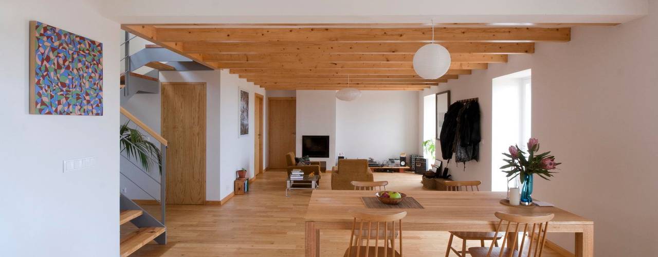 Quinta H | eco-renovation | Madeira, Mayer & Selders Arquitectura Mayer & Selders Arquitectura غرفة السفرة