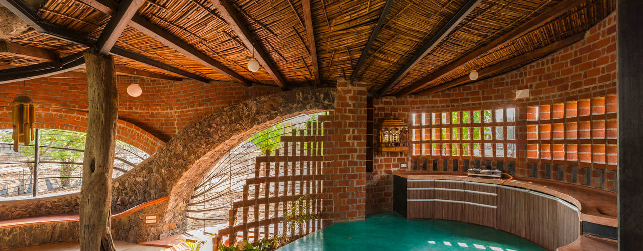 Brick House, Wada, iSTUDIO Architecture iSTUDIO Architecture Дома в тропическом стиле