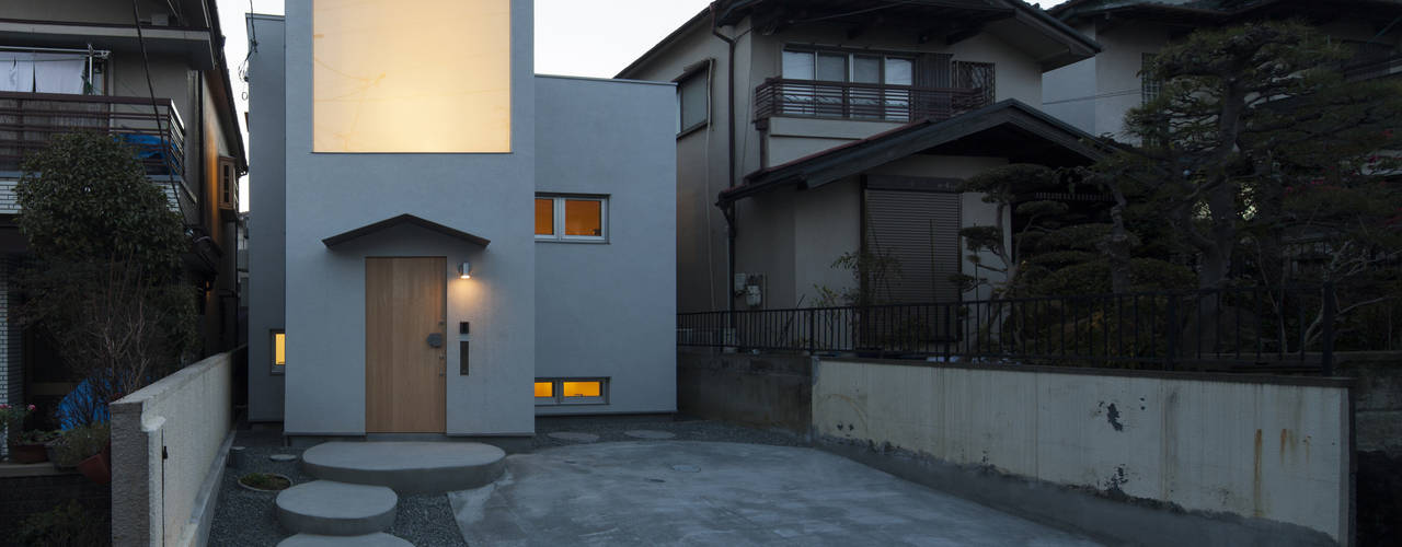 Moon, FUMIASO ARCHITECT & ASSOCIATES／ 阿曽芙実建築設計事務所 FUMIASO ARCHITECT & ASSOCIATES／ 阿曽芙実建築設計事務所 オリジナルな 家