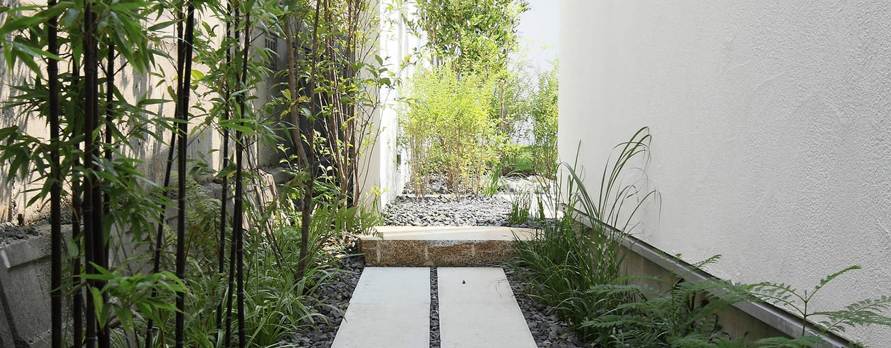 House with the bath of bird, Sakurayama-Architect-Design Sakurayama-Architect-Design Modern Garden