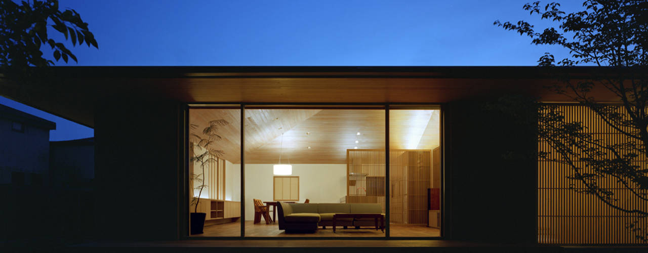 House in Satsuma, 柳瀬真澄建築設計工房 Masumi Yanase Architect Office 柳瀬真澄建築設計工房 Masumi Yanase Architect Office Дома в стиле модерн