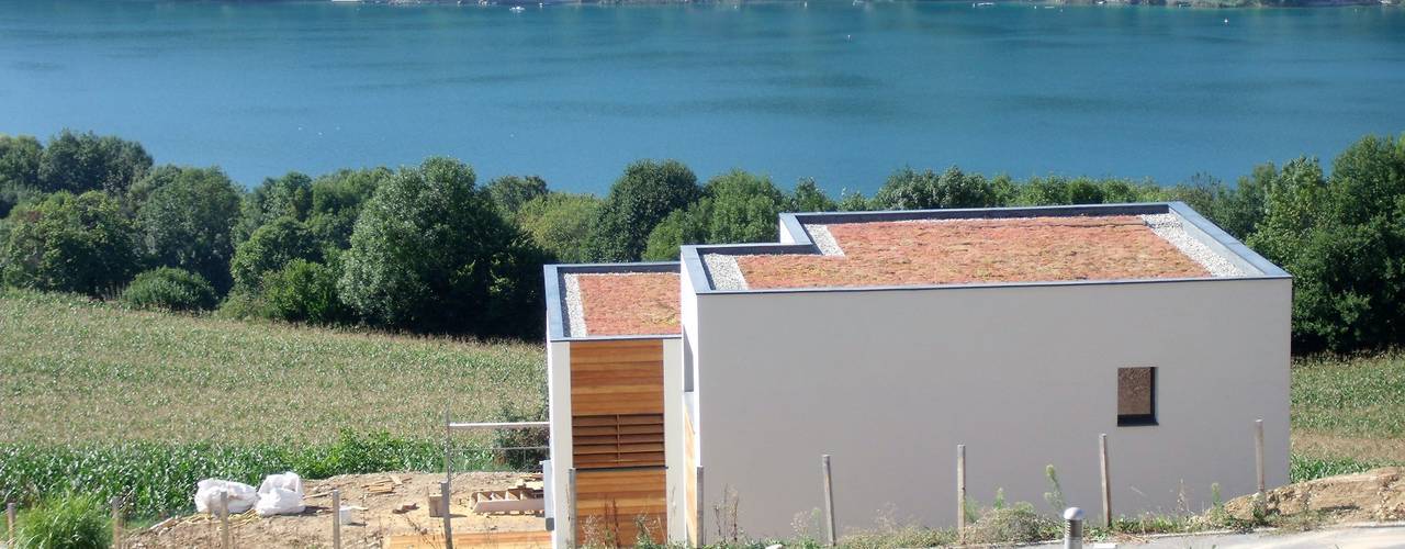 Maison dominant le lac de Paladru Isère, Bak'erige Bak'erige Minimalist houses