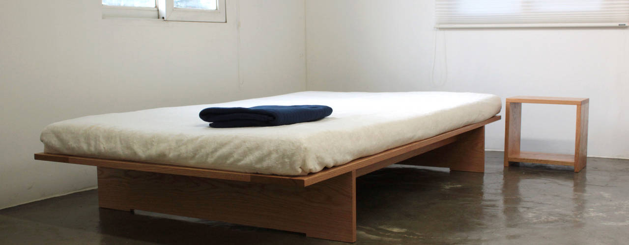 Flat bed, The QUAD woodworks The QUAD woodworks Спальня в стиле модерн