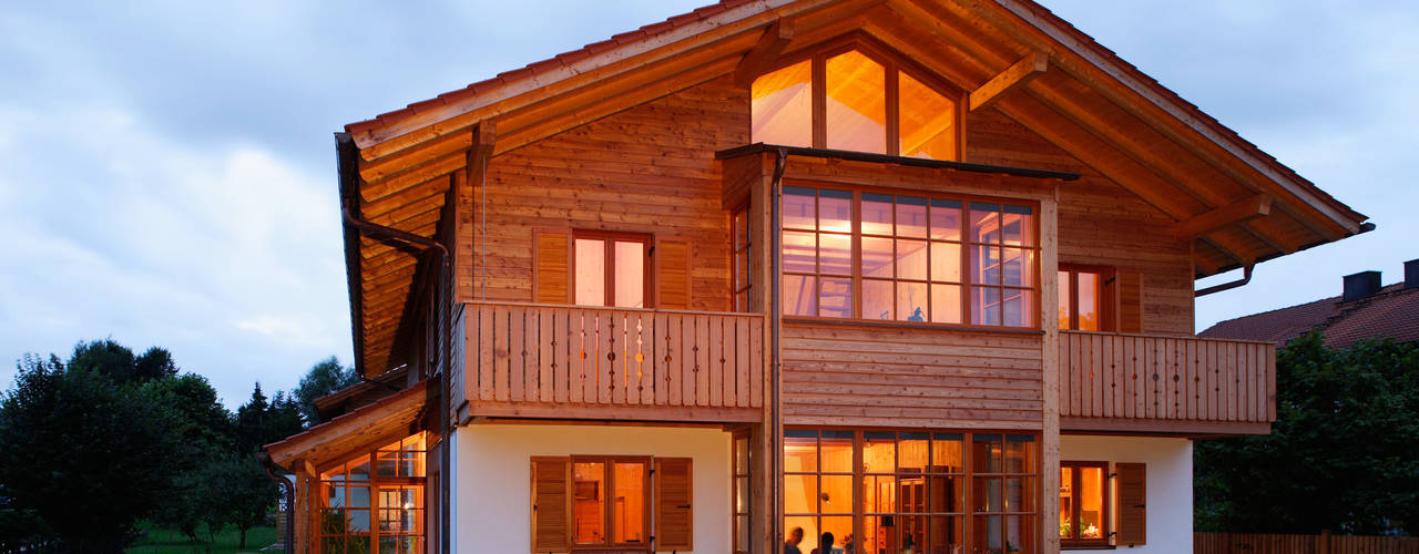 Haus eines Musikers, Thoma Holz GmbH Thoma Holz GmbH Casas de estilo ecléctico