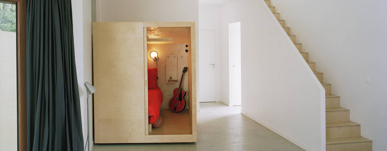Maison de vacances, RAUM RAUM Salas de estilo minimalista