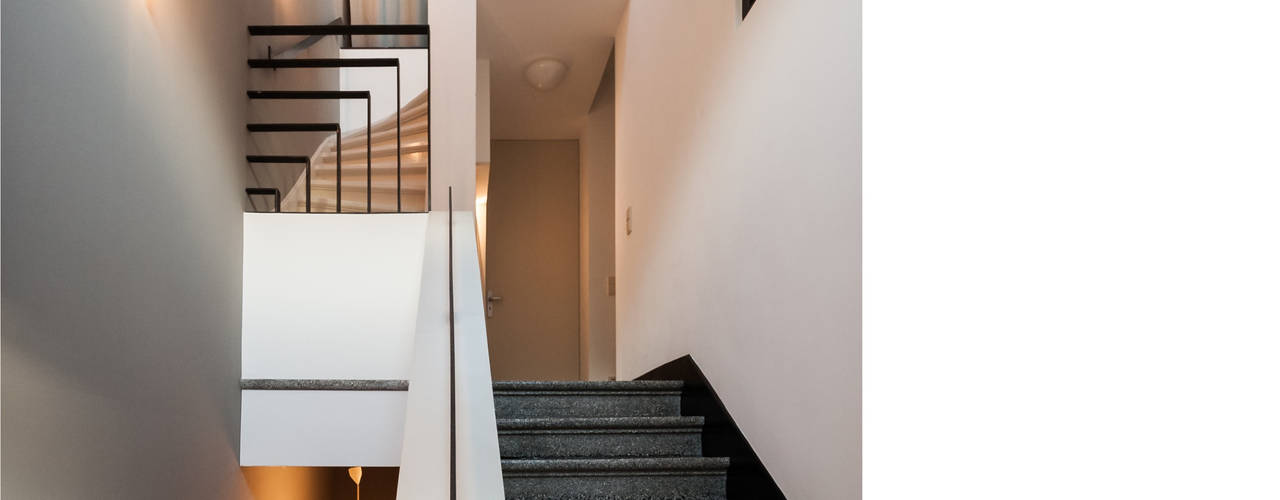UMBAU LEO_66 MFH in 50823 köln ehrenfeld, beissel schmidt architekten beissel schmidt architekten Modern corridor, hallway & stairs