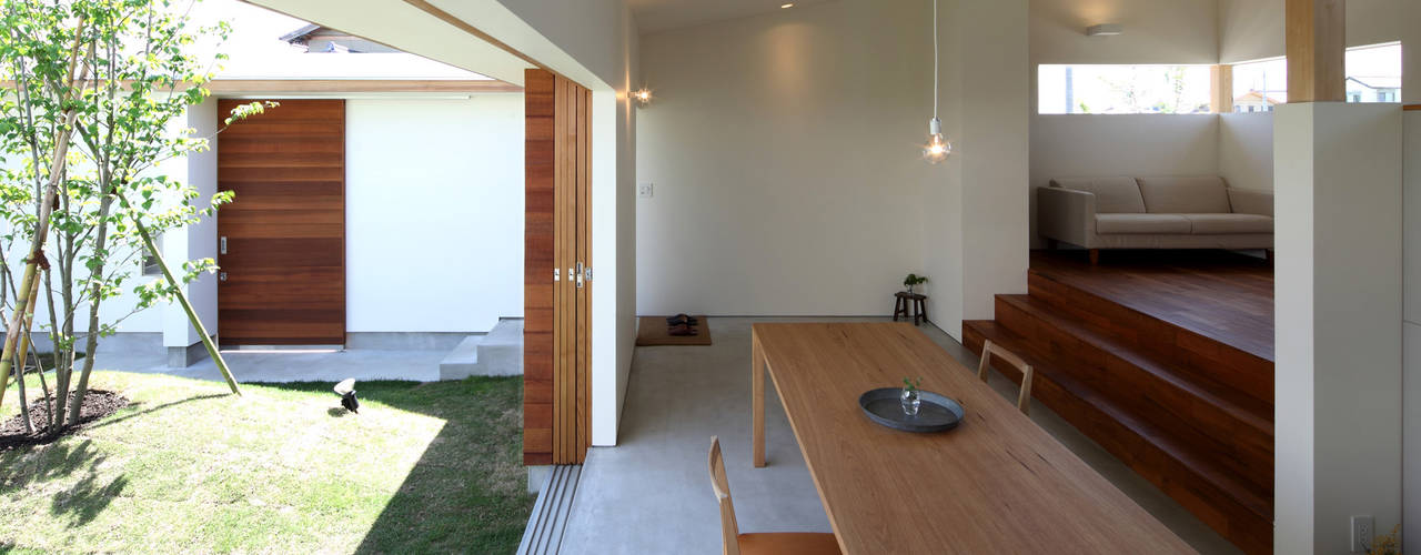 海東の家／地に近い平屋の暮らし, 松原建築計画 一級建築士事務所 / Matsubara Architect Design Office 松原建築計画 一級建築士事務所 / Matsubara Architect Design Office 北欧デザインの リビング