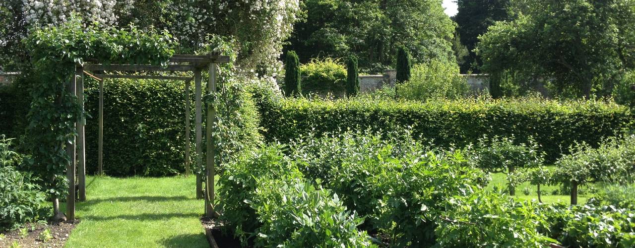 Country estate vegetable garden, Roeder Landscape Design Ltd Roeder Landscape Design Ltd Jardines rurales