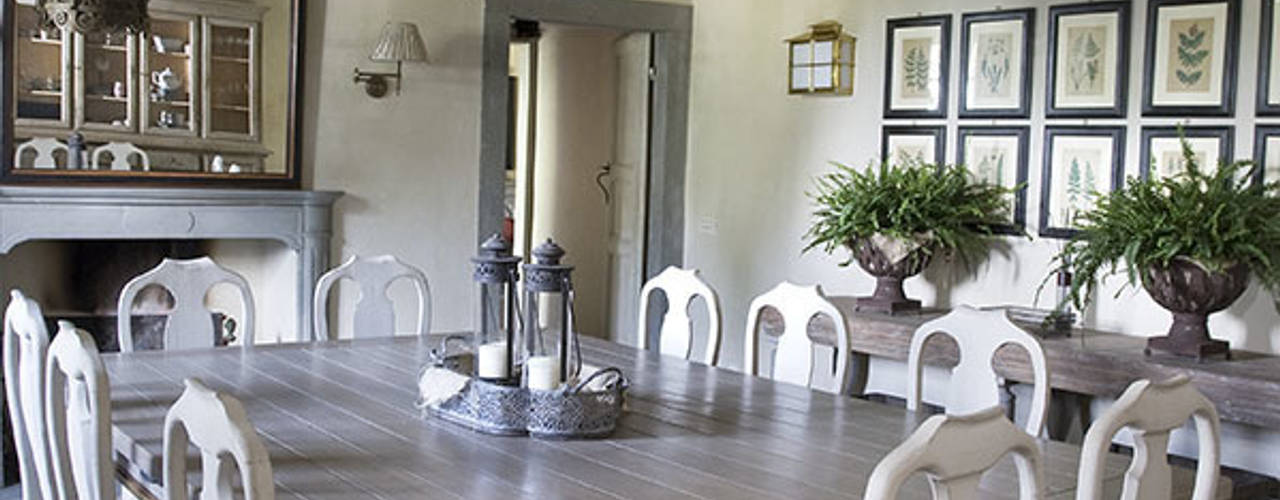 Casale sulle colline di Firenze: Spirito tradizionale, Antonio Lionetti Home Design Antonio Lionetti Home Design Rustic style dining room