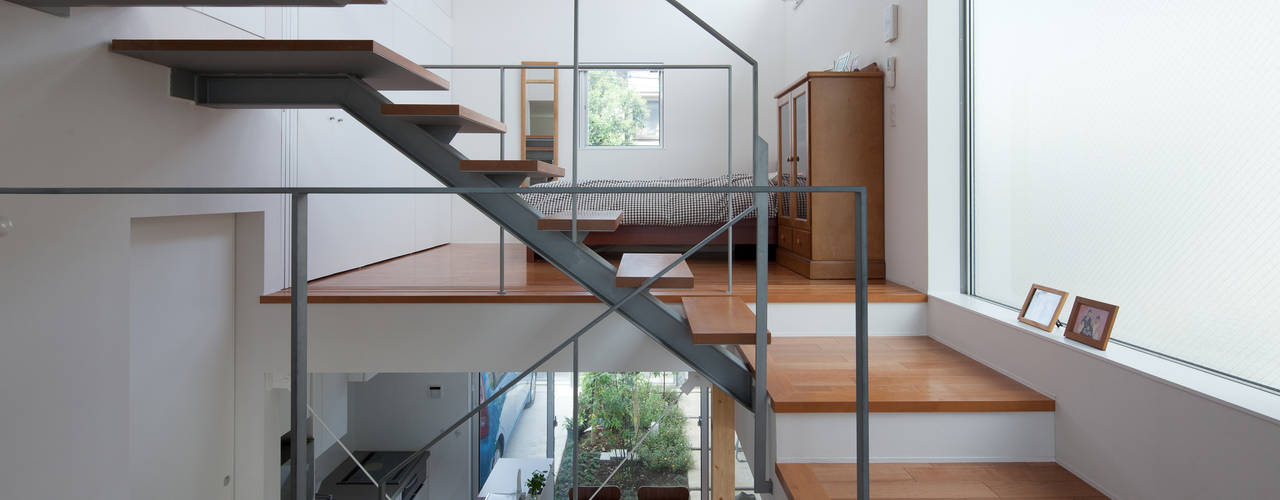 小さくて広い家, Studio R1 Architects Office Studio R1 Architects Office Pasillos, vestíbulos y escaleras modernos