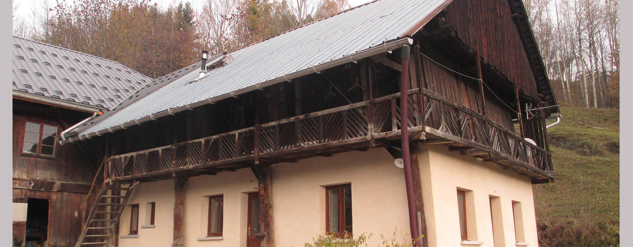 Rénovation d'une maison traditionnelle à colonnes à Jarrier (73), Marie GAMELON-VIALLET architecte Marie GAMELON-VIALLET architecte Casas de estilo rural