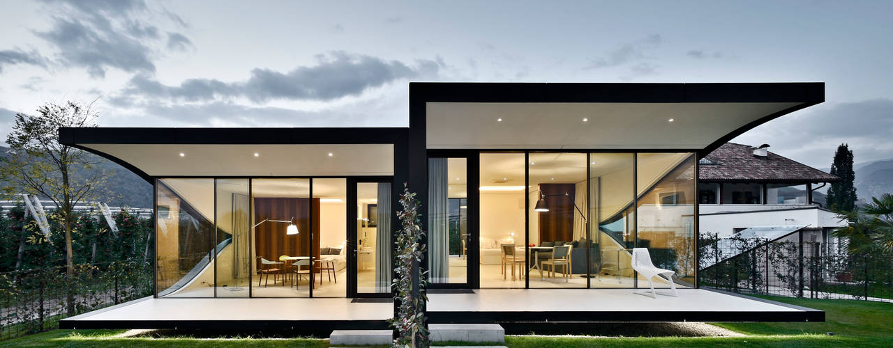 homify Minimalist houses