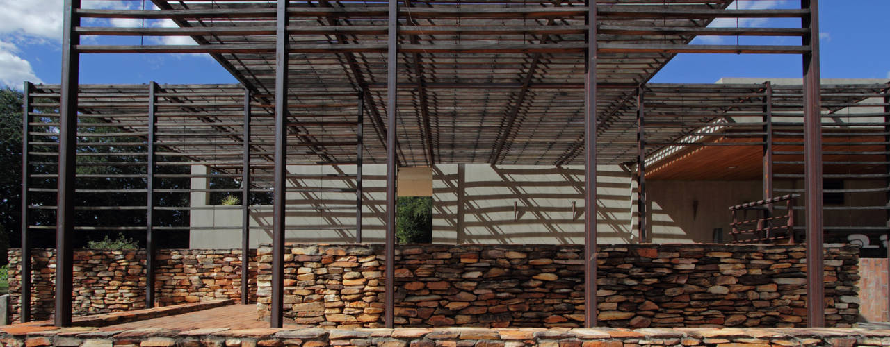 Casa da Fazenda, COSTAVERAS ARQUITETOS COSTAVERAS ARQUITETOS Moderne huizen