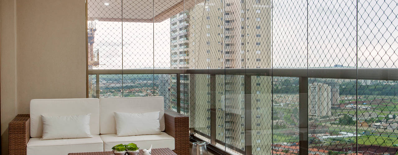 Apartamento Ribeirão Preto, Designer de Interiores e Paisagista Iara Kílaris Designer de Interiores e Paisagista Iara Kílaris Modern Balkon, Veranda & Teras