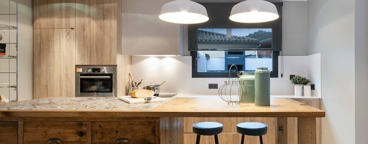 Casa reformada por Dröm Living en Crespià, Paletto's Furnature Paletto's Furnature Country style kitchen