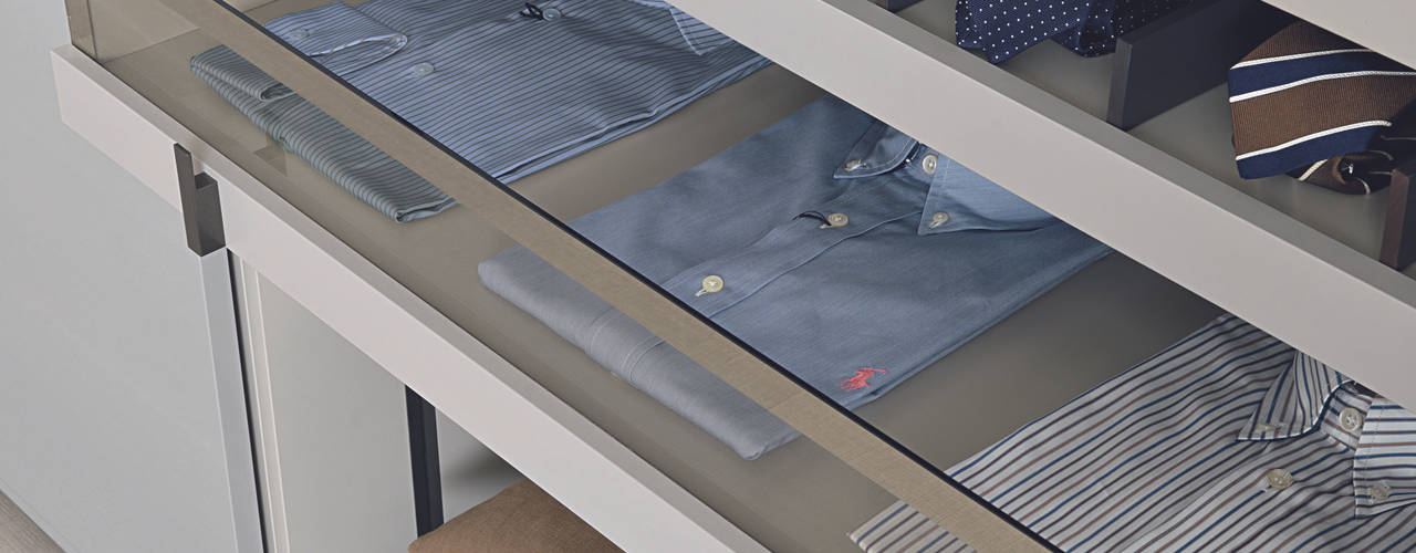 Linen Walk-in-wardrobes , Lamco Design LTD Lamco Design LTD Moderne kleedkamers