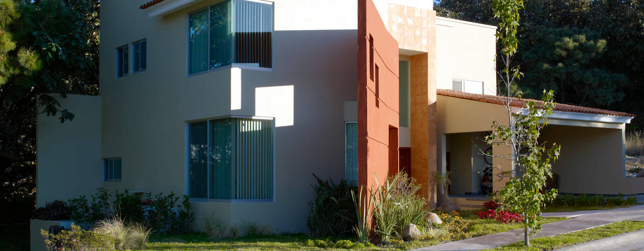 Casa Claudia, Excelencia en Diseño Excelencia en Diseño Casas de estilo moderno